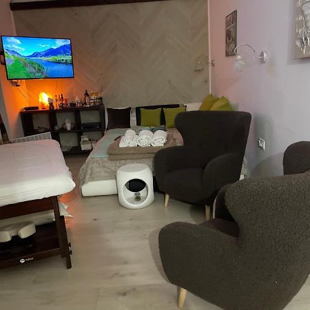 Regina Delux Apartman Gyula Ngoại thất bức ảnh