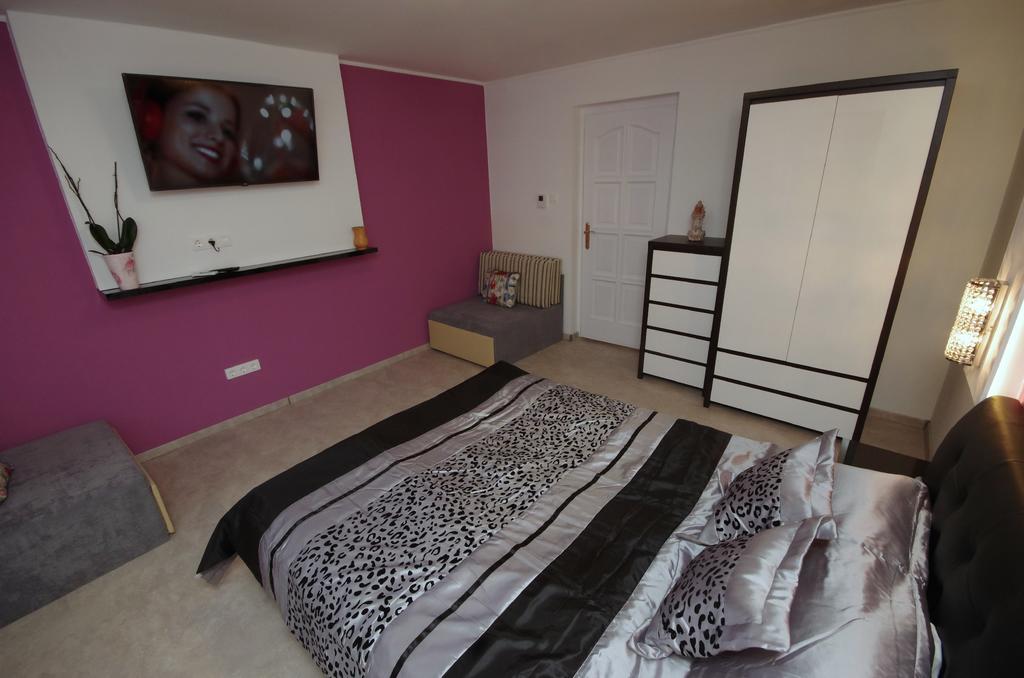Regina Delux Apartman Gyula Ngoại thất bức ảnh