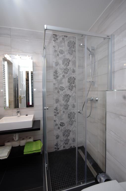 Regina Delux Apartman Gyula Ngoại thất bức ảnh