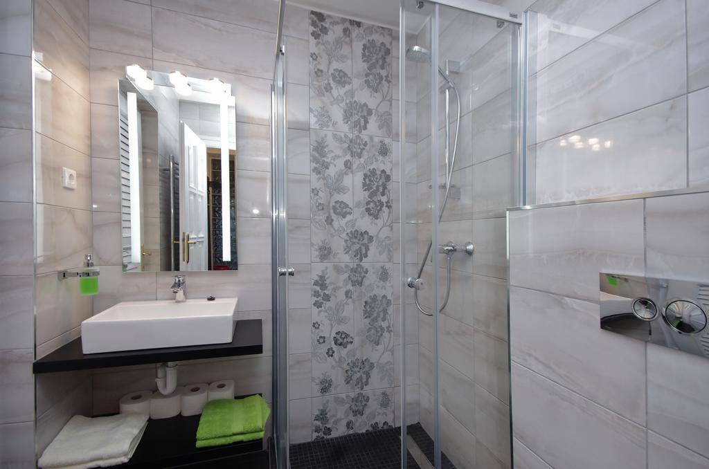 Regina Delux Apartman Gyula Ngoại thất bức ảnh