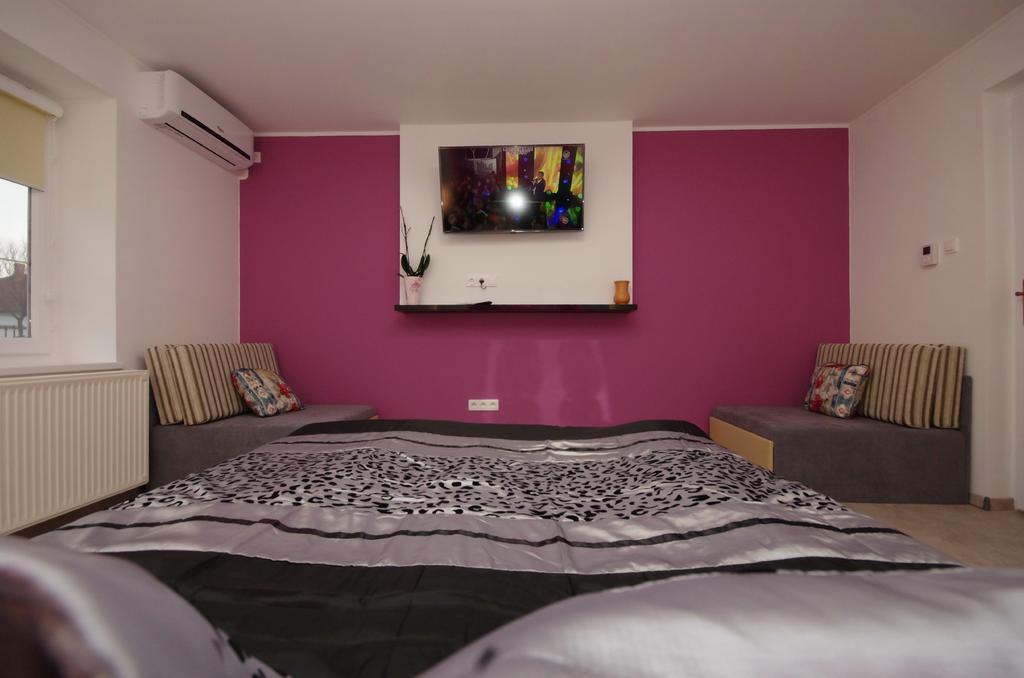 Regina Delux Apartman Gyula Ngoại thất bức ảnh