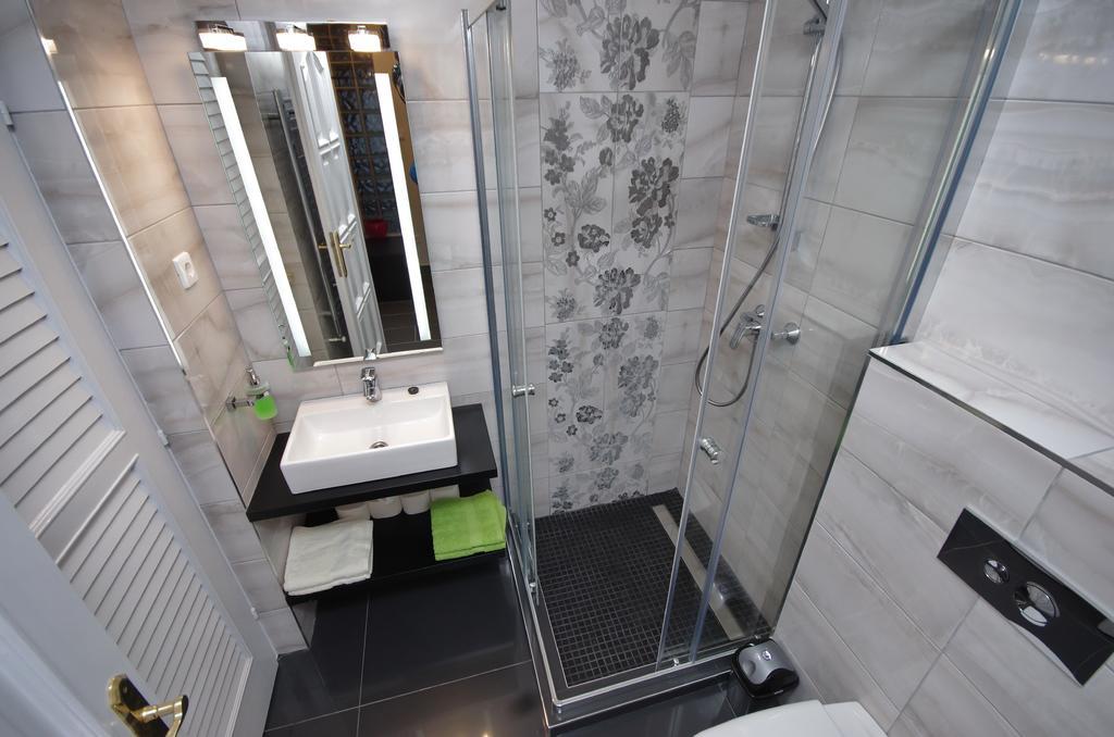 Regina Delux Apartman Gyula Ngoại thất bức ảnh
